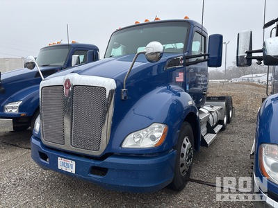 2015 Kenworth T680 S/A Day Cab Truck Tractor