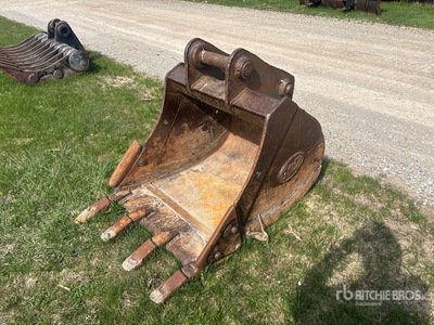 35 in Q/C Digging Excavator Bucket - Fits Kobelco