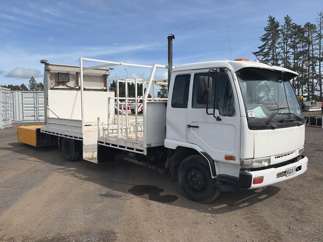 2000 Nissan MK205 4x2 Traffic Control Truck
