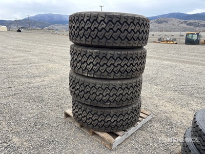 Quantity of (4) Roadmaster 425/65R22.5 Tires (Unused)