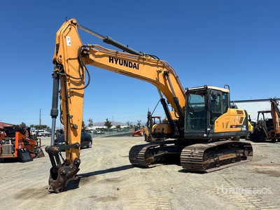 2016 Hyundai HX220L 油圧ショベル