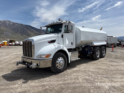 2009 Peterbilt 384 6x4 Wassertank-Lkw
