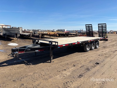 2014 PJ Trailers F8243 24 ft Tri/A Plant Trailer