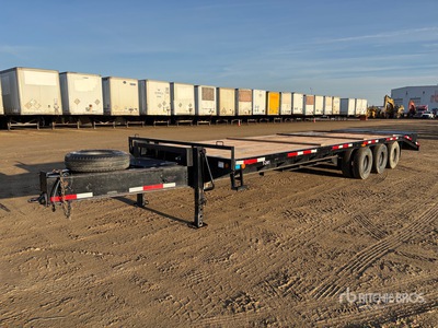 2014 PJ Trailers 303 30 ft Tri/A Equipment Trailer