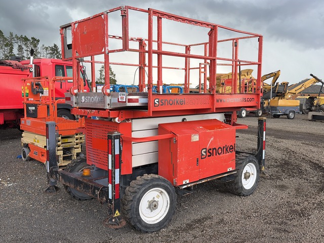 2015 Snorkel S2770RT 4x4 Diesel Scissor Lift