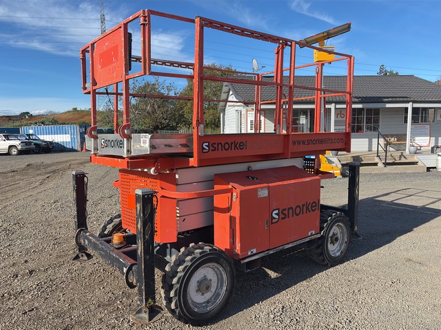2014 Snorkel S2770RTV4 4x4 Diesel Scissor Lift