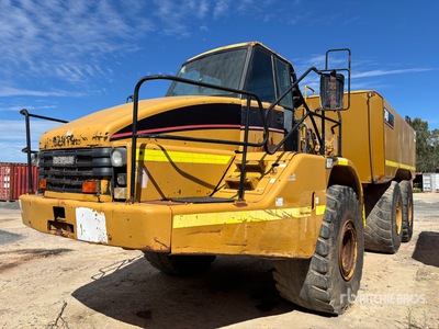 2003 Cat 740 6x6 Articulated Water Truck
