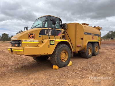 2008 Cat 725 23000 L Articulated Water Truck