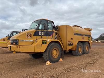 2007 Cat 725 23000 L Articulated Water Truck