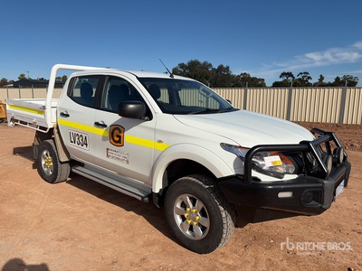 2017 Mitsubishi Triton GLX 4x4 Dual Cab بيك اب