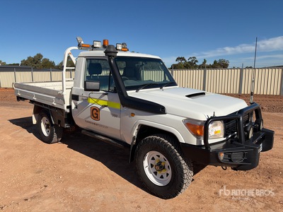 2011 Toyota LandCruiser 79 Series WorkMate 4x4 بيك اب