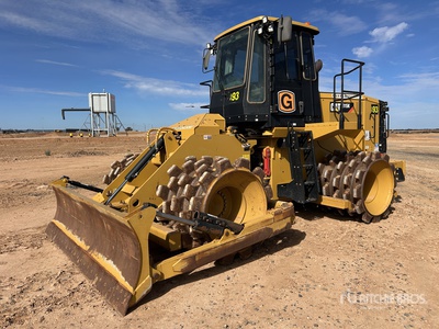2019 Cat 815K ضاغطة التربة باربع عجلات