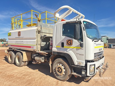 2018 Isuzu FVZ 260-300 13000 L 6x4 Water Truck
