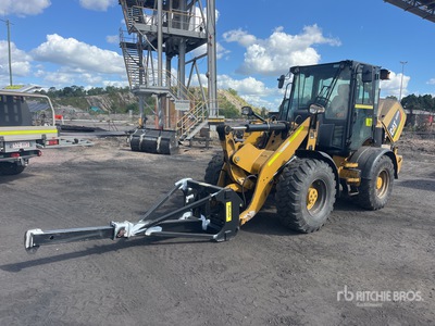 2019 Cat 908M Pala Cargadora