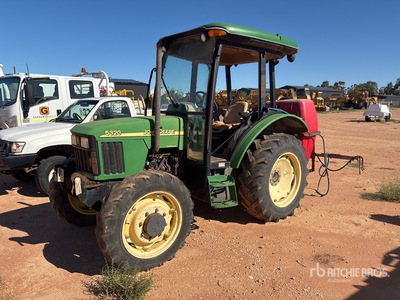 John Deere 5320 Ciągnik 4WD