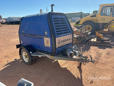 2009 YAKKA 150 Trailer-Mounted Wasserpumpe