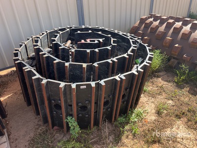 Cat 352 Tracks (Unused) - Fits equipment-from-garraway-group