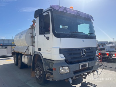 2006 Mercedes-Benz Water Truck