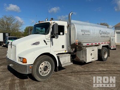 1999 Kenworth T300 2800 gal 4x2 Tanker Truck