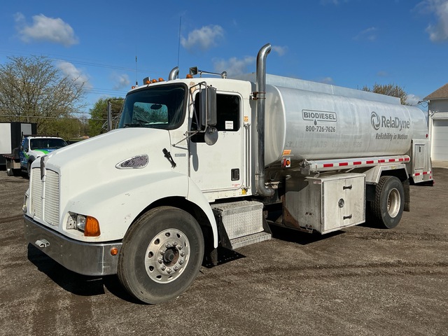 1999 Kenworth T300 2800 gal 4x2 Tanker Truck