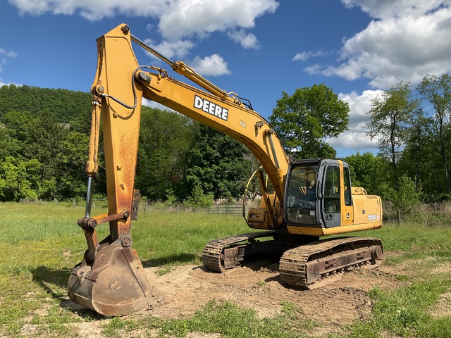 2004 John Deere 200C LC Tracked Excavator