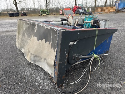Huesker Trailer Tailgate (Inoperable)