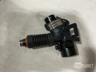 (10) Carleton Life Support Systems Oxygen Regulator Connectors