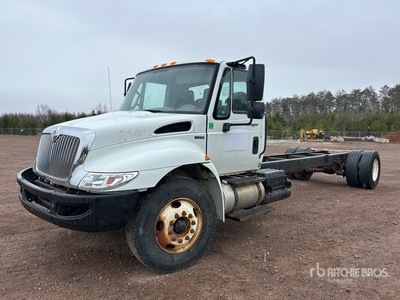 2011 International 4300M7 SBA 4x2 Cabina y chasis (Inoperable)