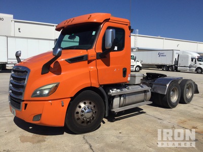 2019 Freightliner Cascadia 116 6x4 T/A Day Cab Truck Tractor