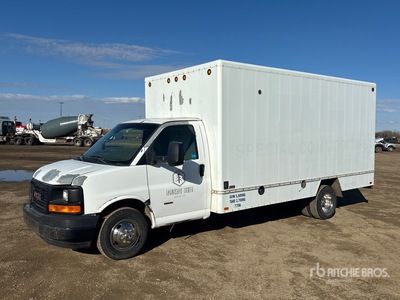 2011 GMC Savana 4x2 Van Truck