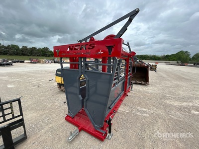 Neks Cattle Master Squeeze Chute (Unused)