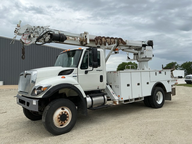 2011 Altec DM47 on 2011 International 7400 4x4 Digger Derrick Truck 2011 Altec DM47 on 2011 International 7400 4x4 Digger Derrick Truck