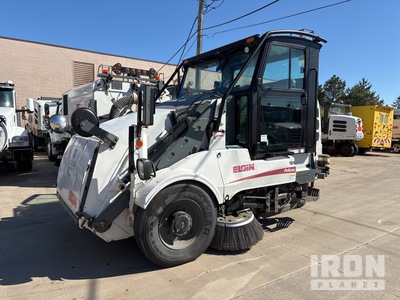 2016 Elgin Pelican Series NP Autocarro spazzatrice