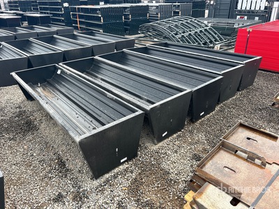 Quantity of (5) Kit Containers CFX-90 Mélangeur d'aliments pour animaux (Unused)