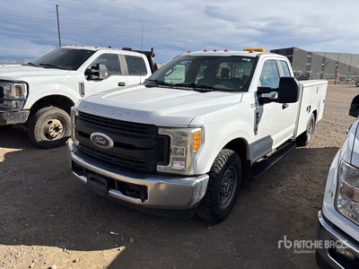 2017 Ford F-350 XL 4x4 Extended Cab Ciężarówka użytkowa (Inoperable)