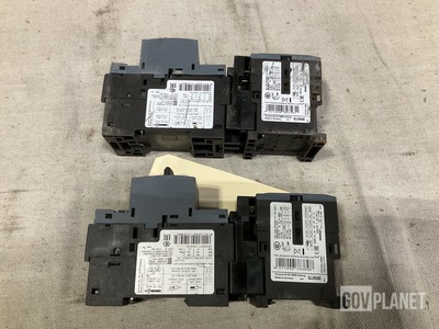 (2) Siemens 3RV2011-1HA10 Motor Breakers w/Contactors