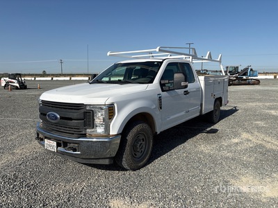 2018 Ford F-250 XL 4x2 Extended Cab Utility Truck