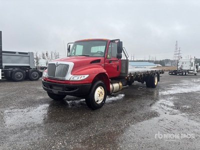 2010 International 4400 4x2 Flatbed Truck
