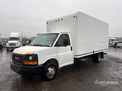 2013 Chevrolet Express G3500 4x2 شاحنة فان