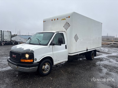 2012 GMC Savana 3500 4x2 شاحنة فان