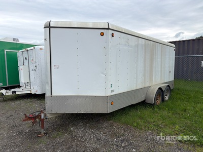 2003 R & R Trailers 18 ft T/A Remorque fermée