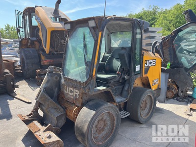 JCB 300 Chargeuse à direction à glissement