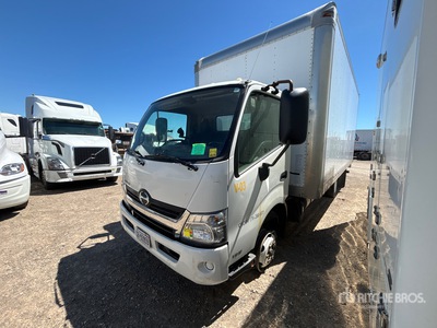 2017 Hino 195 4x2 Camion fourgon