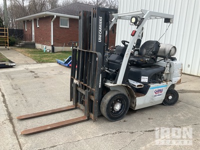 2016 Nissan PF50 4450 lb Pneumatic Tire Montacargas