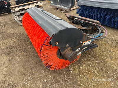 2008 Bobcat 68 in Skid Steer Broom