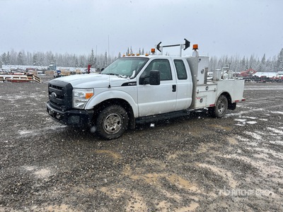 2012 Ford F-350 4x2 Extended Cab Camion à Plateau