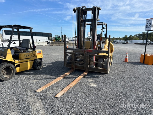 Cat DP70N 13200 lb Pneumatic Tire Forklift