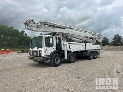 2004 Schwing S47SX 47 m on 2004 Mack MR688S 8x4 Twin-Steer Concrete Pump Truck