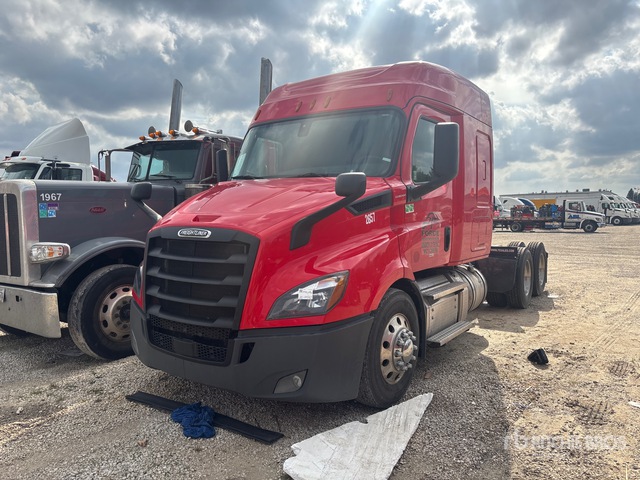 2020 Freightliner Cascadia 116 2020 Freightliner Cascadia 116 6X4 T/A Sleeper Truck Tractor