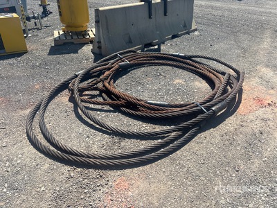 Quantity of (3) 40 ft x 2 in & (1) 67 ft x 2 in Steel Chokers クレーン付属品